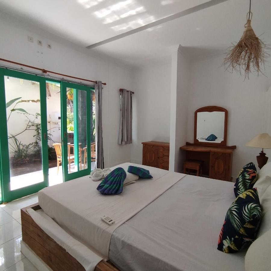 Palm Trees Villas Gili Air Exterior photo