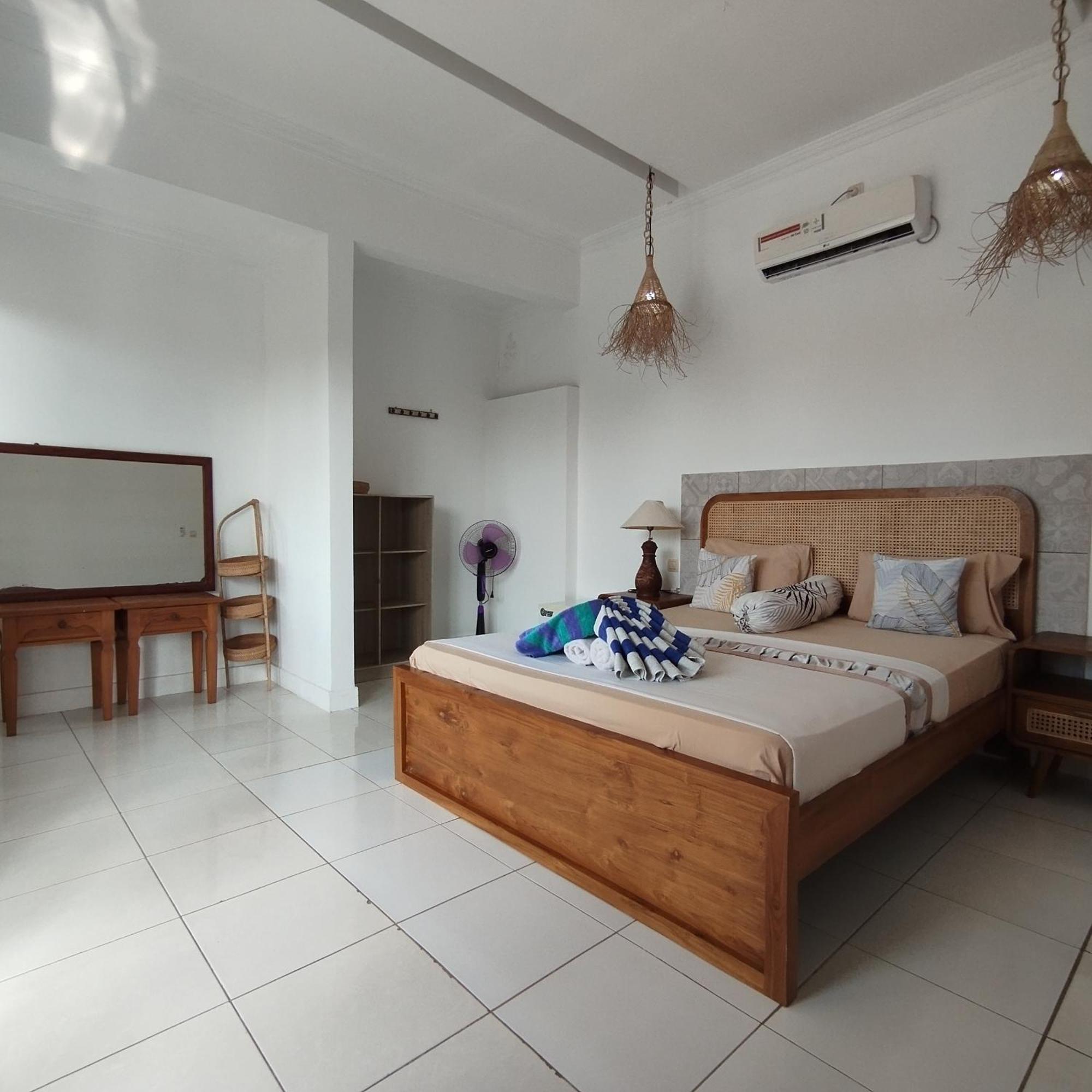 Palm Trees Villas Gili Air Exterior photo